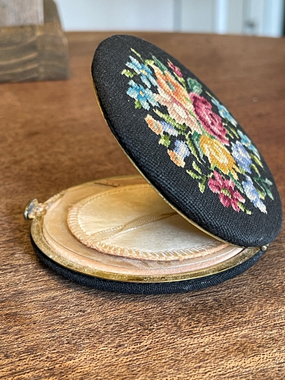 Vintage Black Floral Embroidered Compact Mirror with Puff